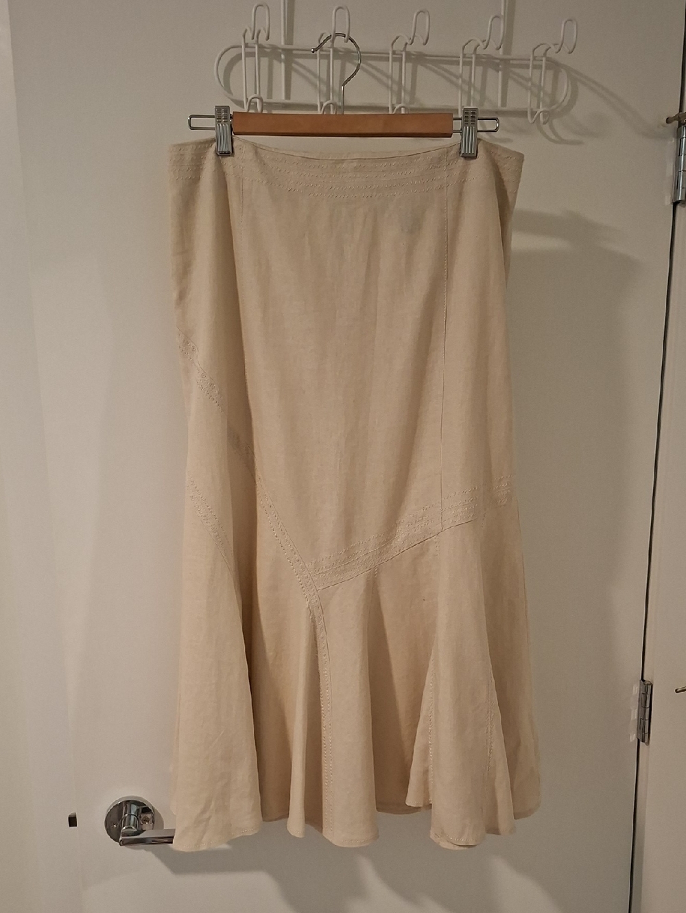 Larry Levine Classic Beige Linen Midi/Tulip Handkerchief Hem Skirt (Size 10; L)